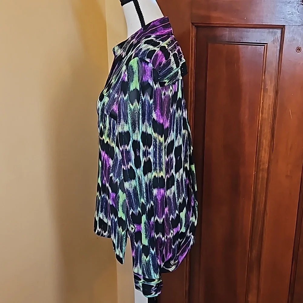 L AMOUR NANETTE LEPORE BLOUSE BUTTON DOWN TOP M PURPLE GREEN BLACK LONGSLEEVED